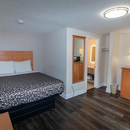 Borden Inn And Suites Angus Dış mekan fotoğraf