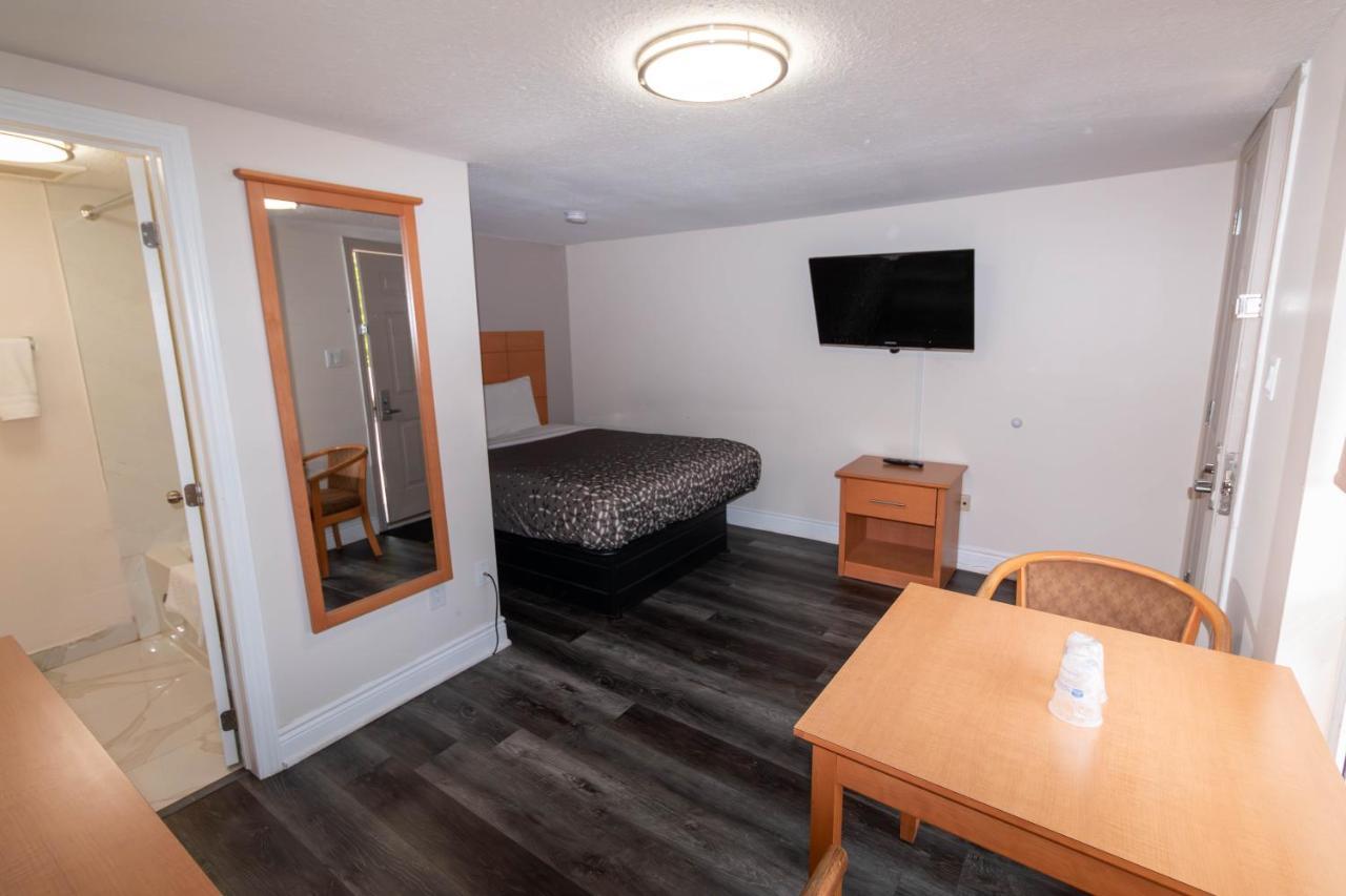 Borden Inn And Suites Angus Dış mekan fotoğraf