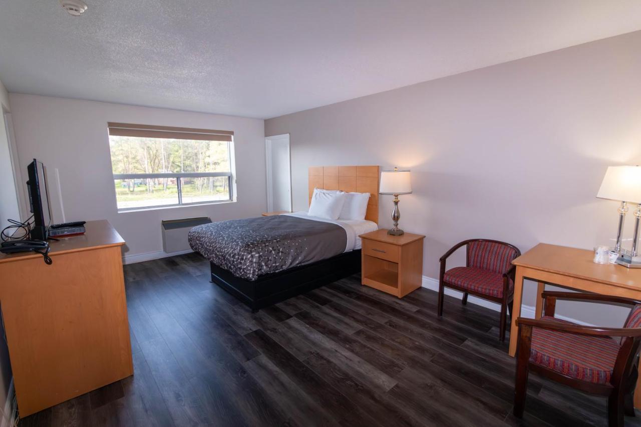 Borden Inn And Suites Angus Dış mekan fotoğraf